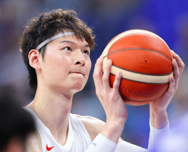 王哲林：被骂至极限，姚明如何挽救他的篮球命运?,王哲林