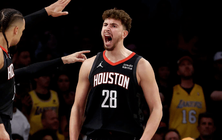 22岁！太像姚明了！还破了大姚的NBA记录