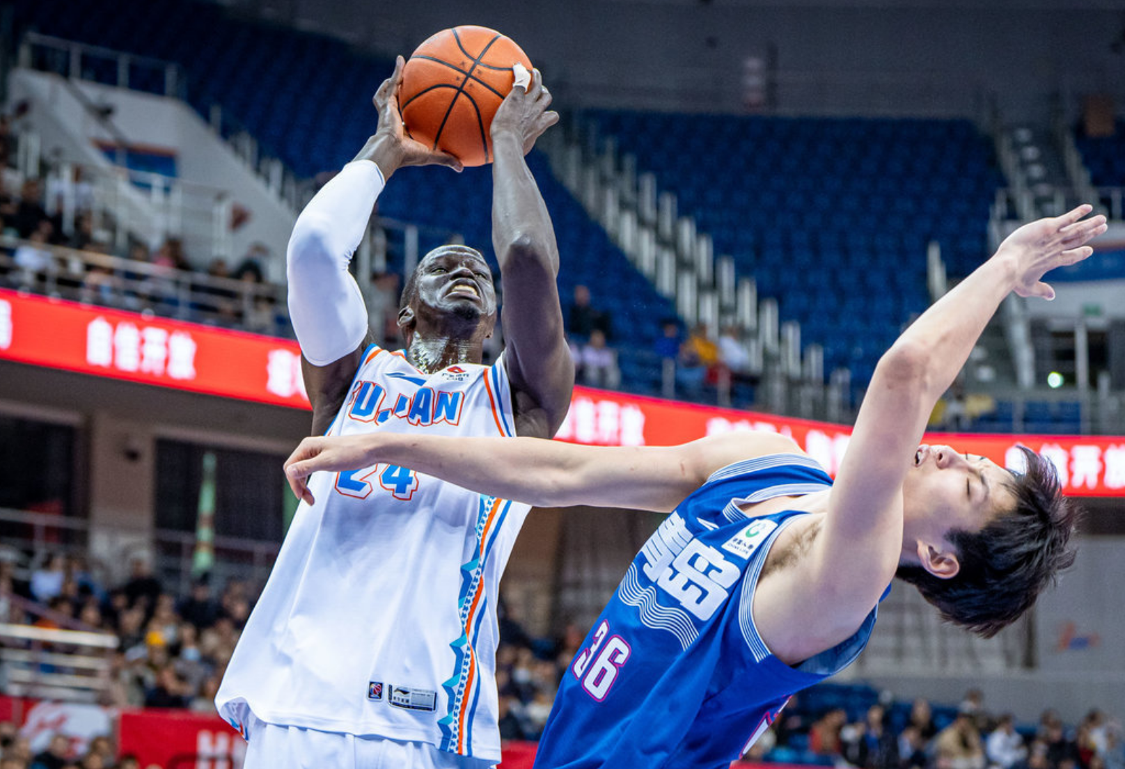 这是新秀？杨瀚森打爆NBA首轮10号秀