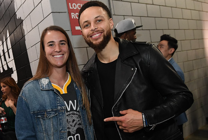 女球员登上NBA赛场！与库里进行三分对决！她曾是科比爱徒！