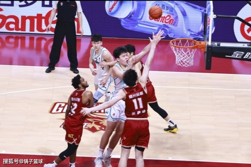 梦幻脚步+隔扣余嘉豪！青岛4战3负杨瀚森仍该夸 NBA球探面前最佳一战