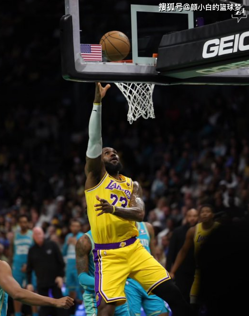 NBA常规赛：豪气华体网三核80+23拒黄蜂21分逆转 布勒74分浓眉制胜封盖