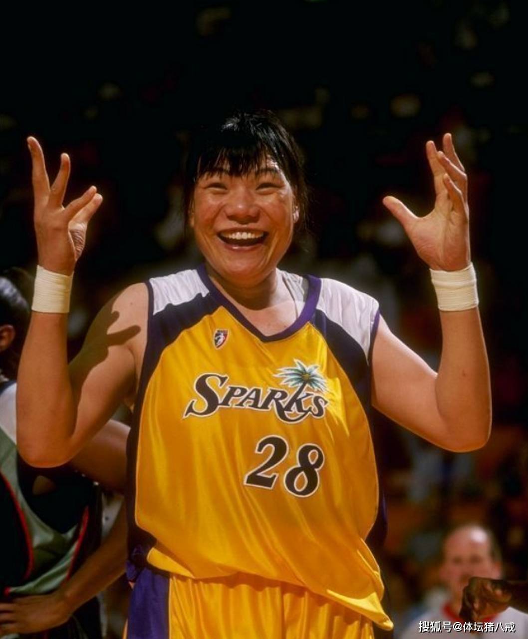 中国女篮喜讯！李月汝登陆WNBA，郑薇郑海霞欣慰，或掀翻美国女篮