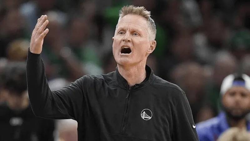 NBA晚报｜詹姆斯伤情披露 勇士全球第二 土鸡蛋豪言冲冠