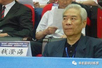 NBA都服了！追着屁股打世界，他是中国篮球教父，小球和炮轰的创始人