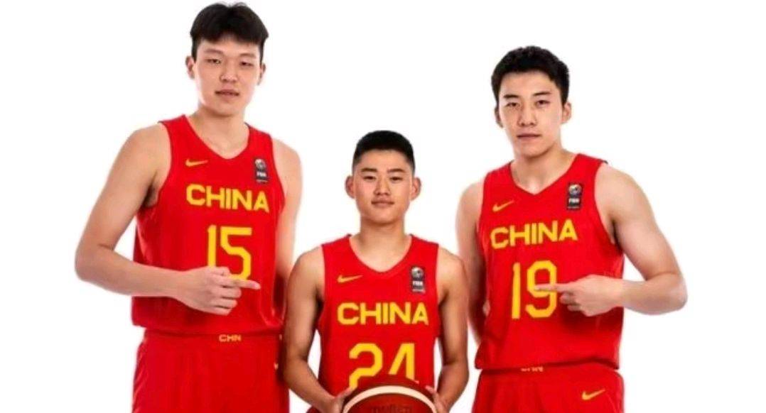 中国男篮热身赛输给黑熊队！杨瀚森表现不俗，NBA韦德儿子遭弃用