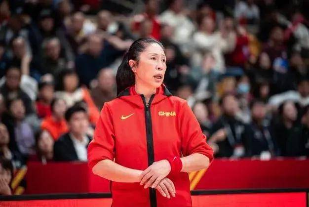 中国女篮58:61小负日本，日本女篮成为尺子衡量出中国女篮的进步