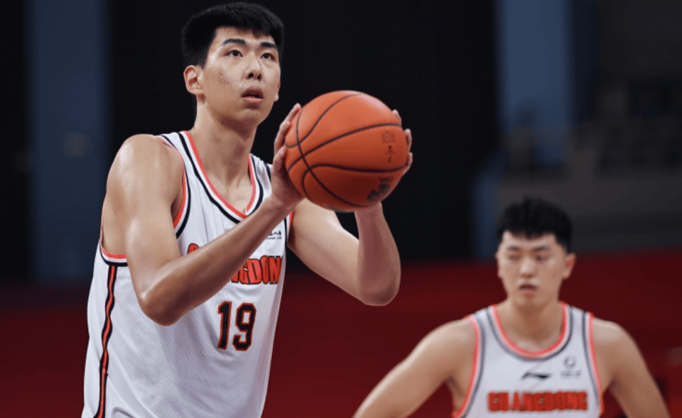 广东2米26中锋冲击NBA，媒体人透露细节，辽迷反应很强烈