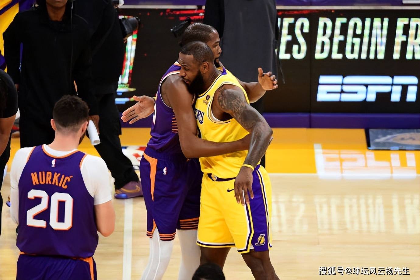 NBA爆冷门，湖人100-95险胜太阳，詹姆斯VS杜兰特针锋相对！