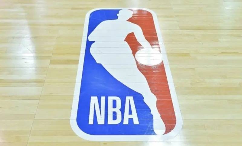 NBA早报｜詹皇回顾20年前首秀 切特对阵约基奇 哈登继续缺阵