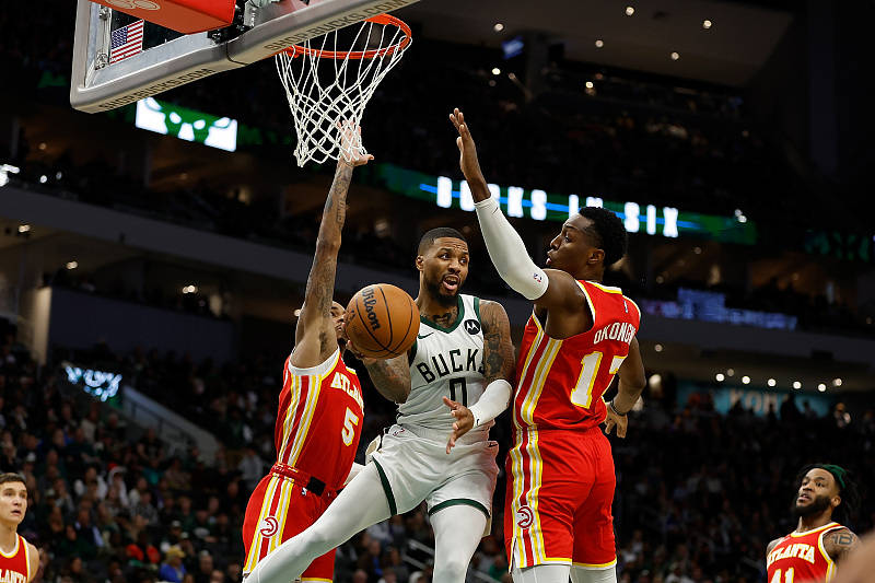 NBA｜利拉德比赛表现如坐过山车 下场打热火有好戏看