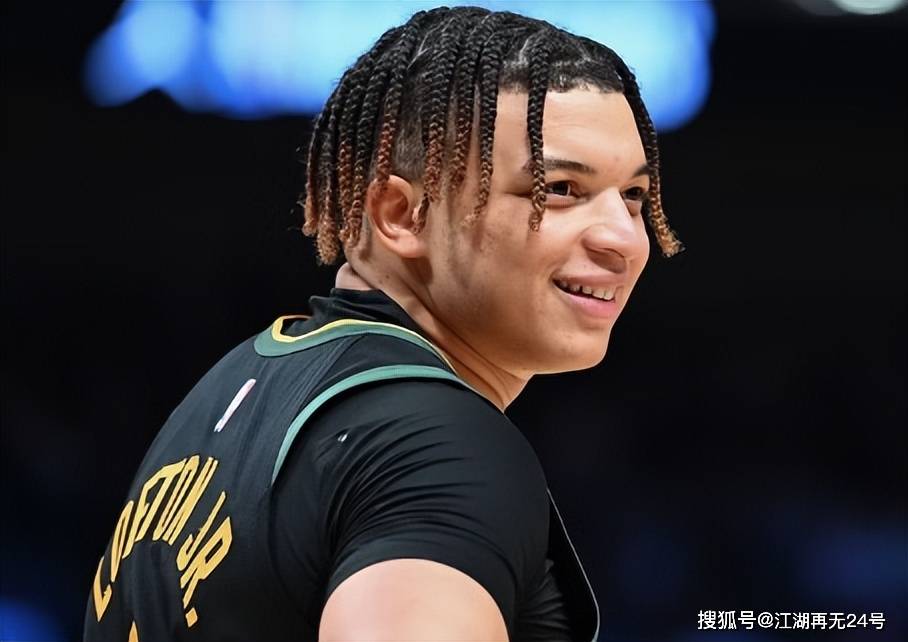 第1次首发砍42+14！NBA53年以来首位！为了球队老大腾位置被裁了