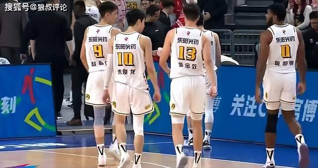 CBA最新排名：新疆11连胜重返榜首 广东重返前4 浙江双雄同时输球