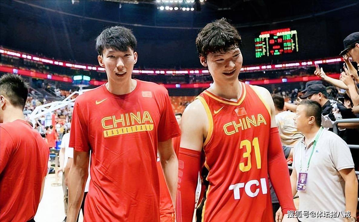 中国男篮喜讯！18岁天才打爆国字号内线，或接班姚明登陆NBA！