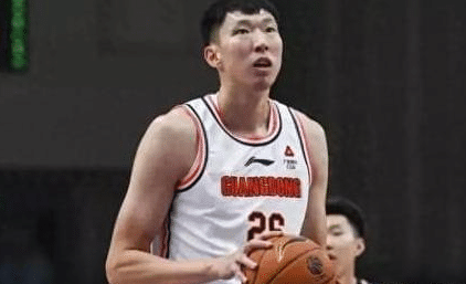 男篮又一中锋进NBA，3战队纷纷邀约，乔帅点名3人，胡金秋可惜了