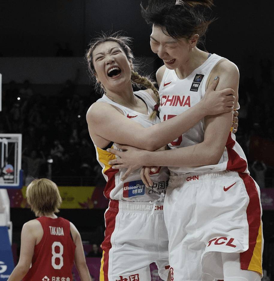 原创争议，FIBA宣布李梦取代韩旭成女篮一姐！网友炮轰：不考虑品德？