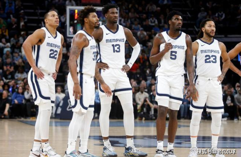 8人伤退，3人赛季报销！NBA最悲惨球队诞生，说最狂的话打最响的耳光