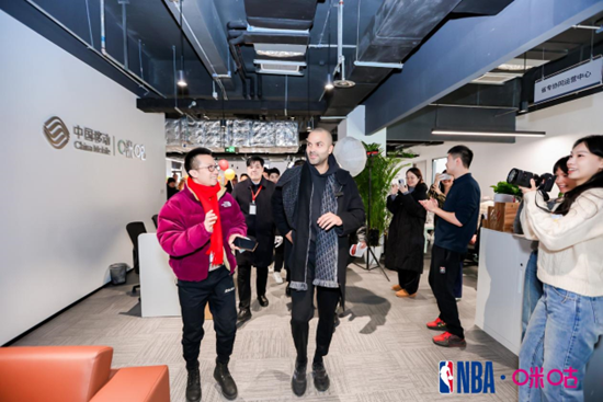 中国移动咪咕携手NBA传奇球星托尼·帕克开启首钢行，以篮球之名奏响新春乐章