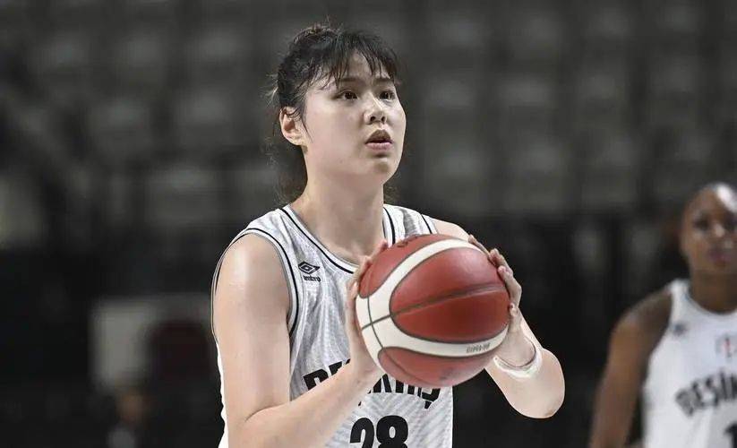 李月汝或无缘WNBA，中国女篮核心只是交易添头，火花队目标有变