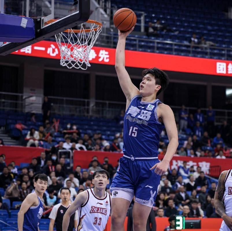 心急吃不到热豆腐，杨瀚森暂缓冲击NBA，到底动了谁的蛋糕