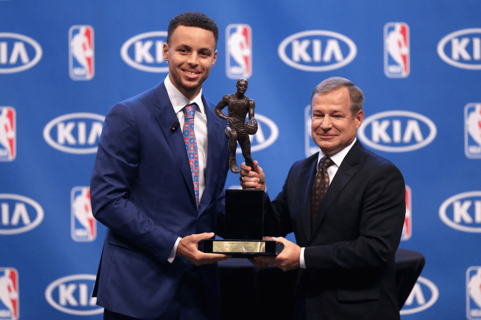 NBA官宣常规赛MVP：约基奇四年三次当选太强 比肩四大名宿