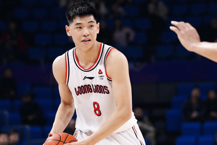 未来NBA之星，CBA强力后卫收到NBA面试邀请，父子都是强力球员