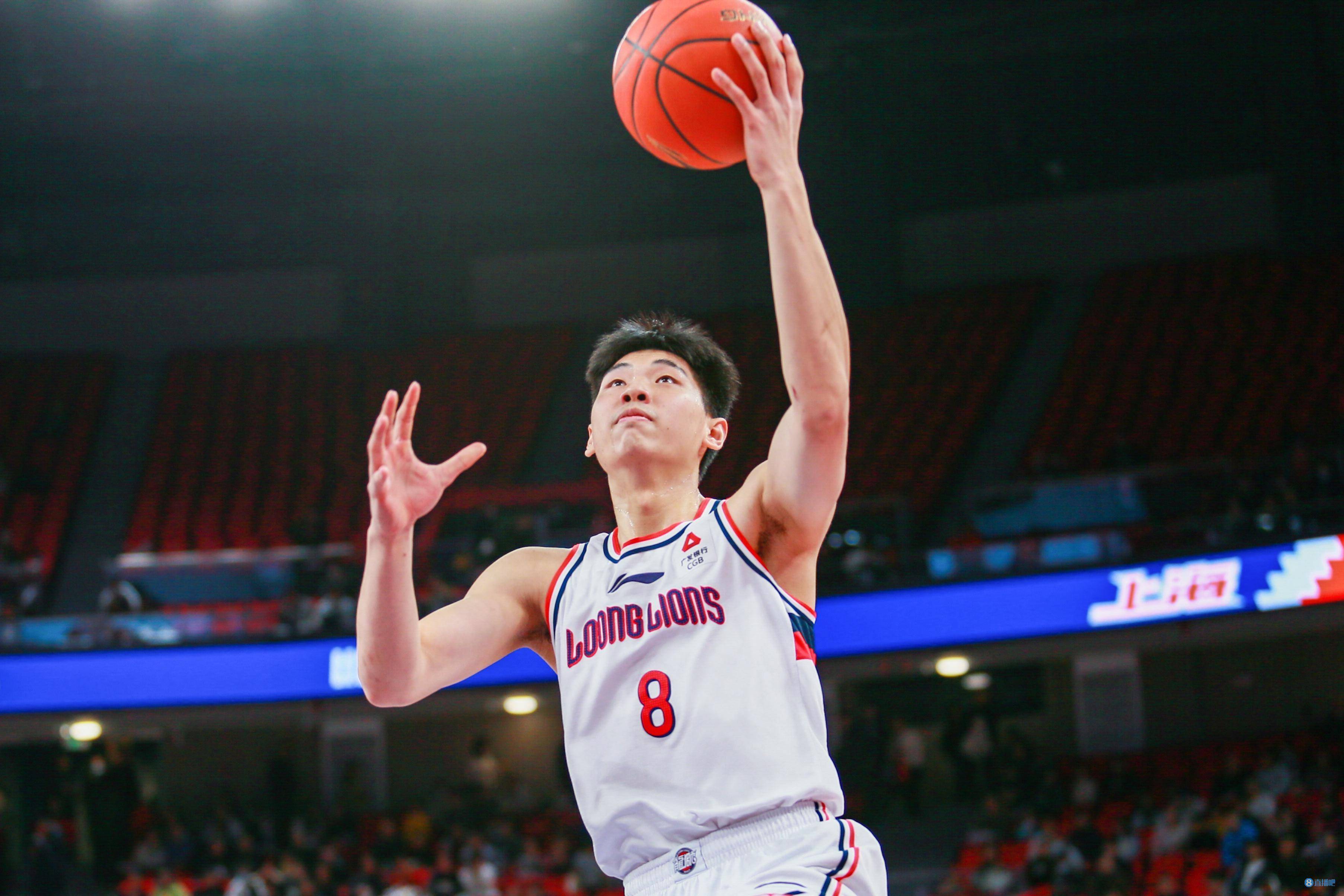 未来NBA之星，CBA强力后卫收到NBA面试邀请，父子都是强力球员