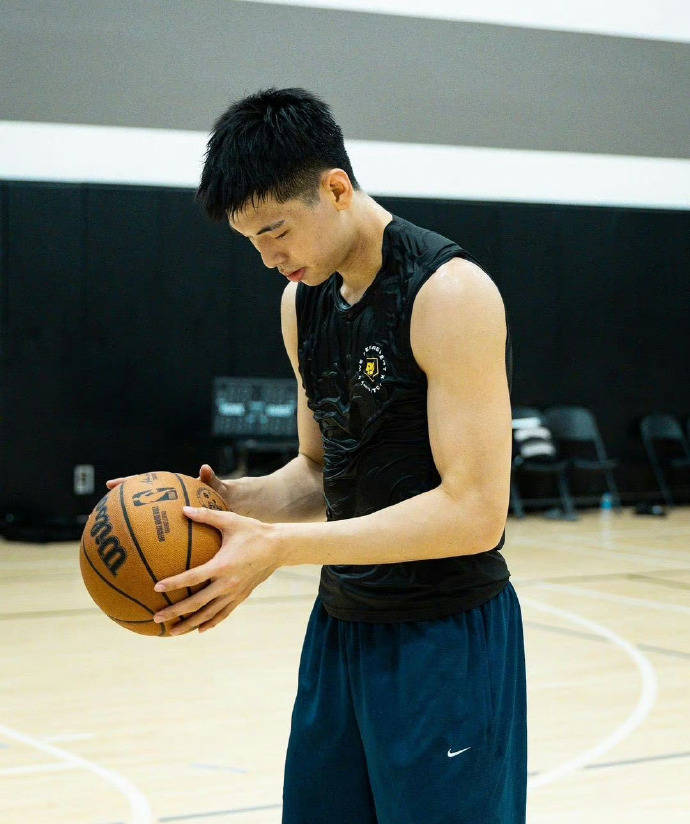 郭士强爱徒无缘NBA选秀大会，仍收到好消息，未来有望联手郭艾伦