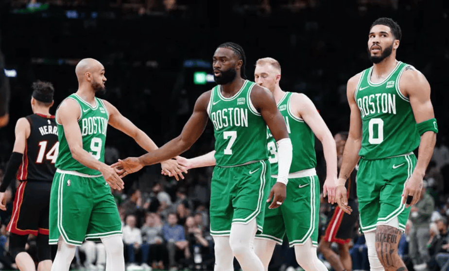 NBA最大赢家：狂砸6.6亿美金！6笔签约，超级三巨头豪阵诞生